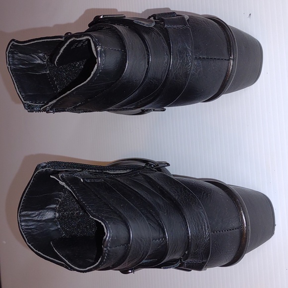 👣EASY STREET Comfort Wave Carson Booties - Picture 11 of 13